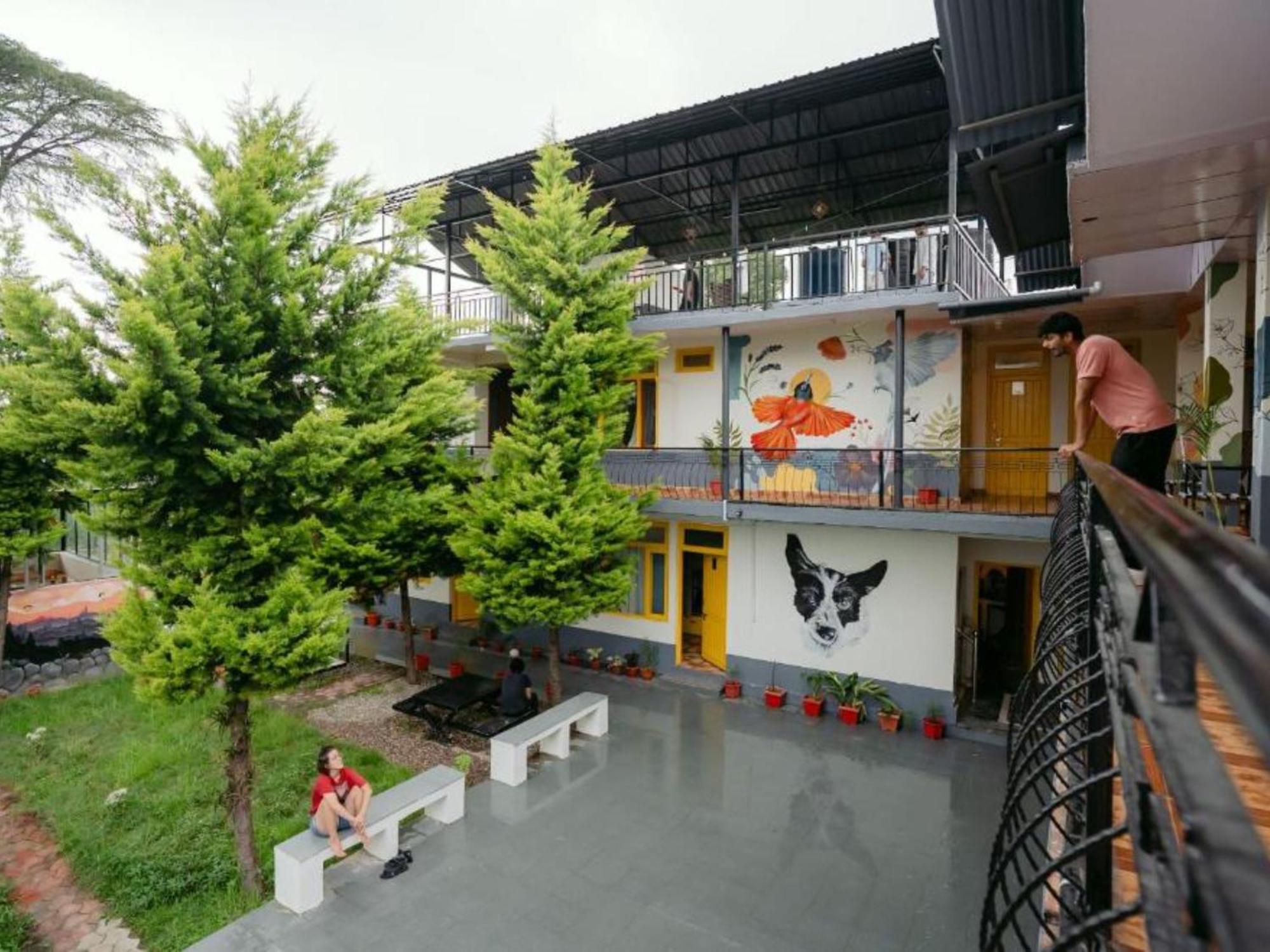 The Hosteller Bir Buitenkant foto