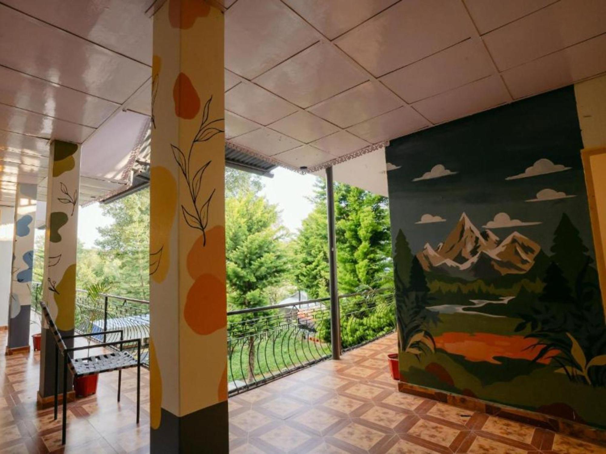 The Hosteller Bir Buitenkant foto