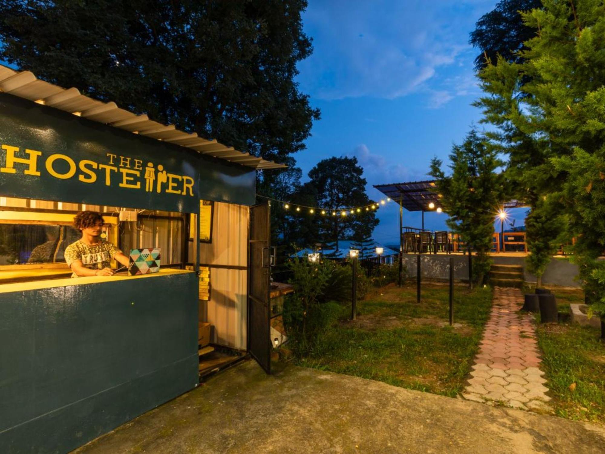 The Hosteller Bir Buitenkant foto